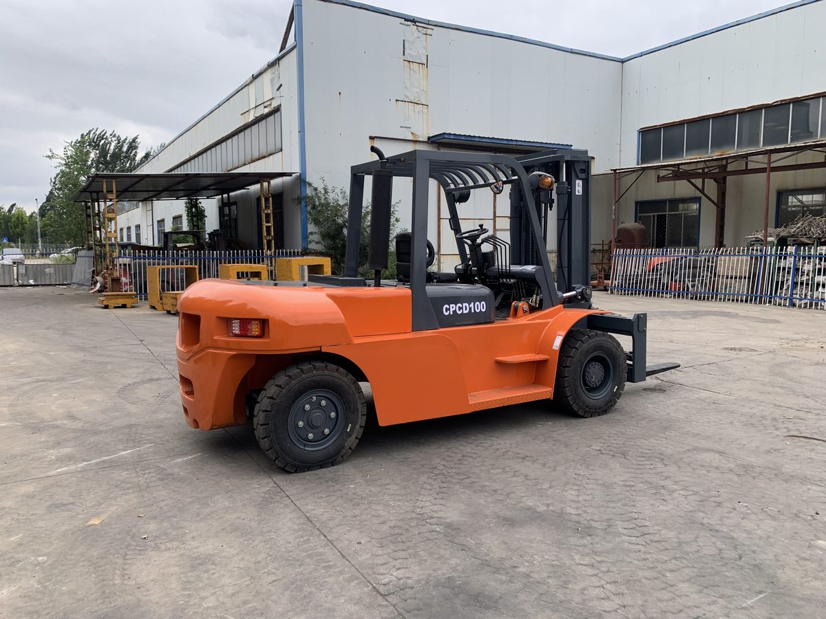 10 ton forklift side view
