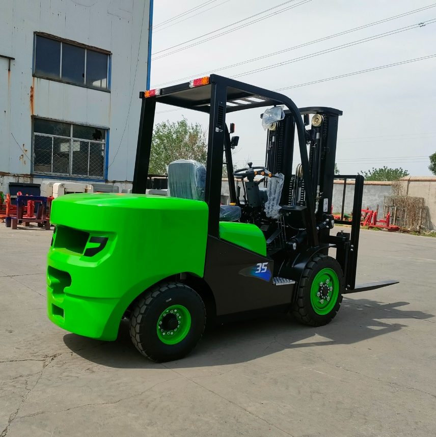 3.5 ton lithium-electric forklift, rear three-quarter view