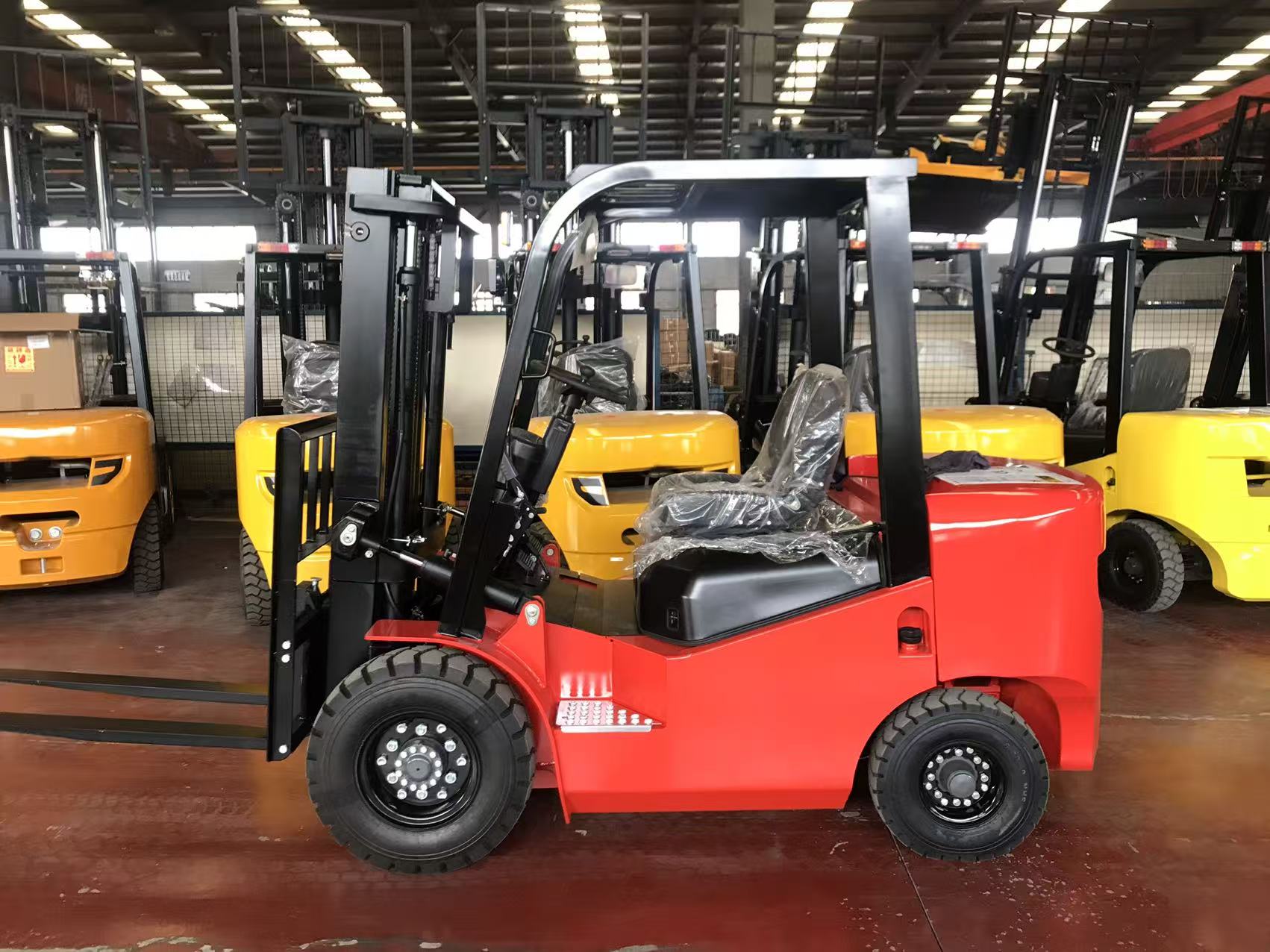 3 ton diesel forklift — side view, compact frame